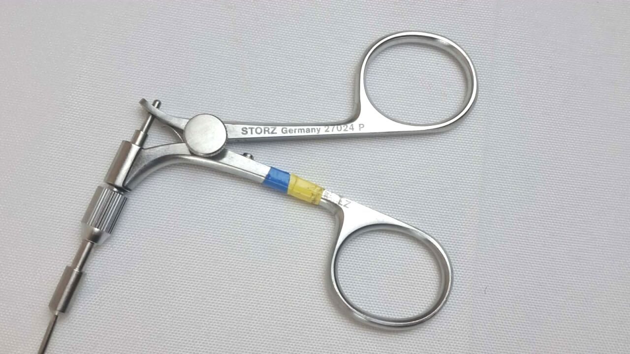 KARL STORZ 27024P Grasping Forceps Semi-Rigid Urology 7Fr x 53cm — photo 2