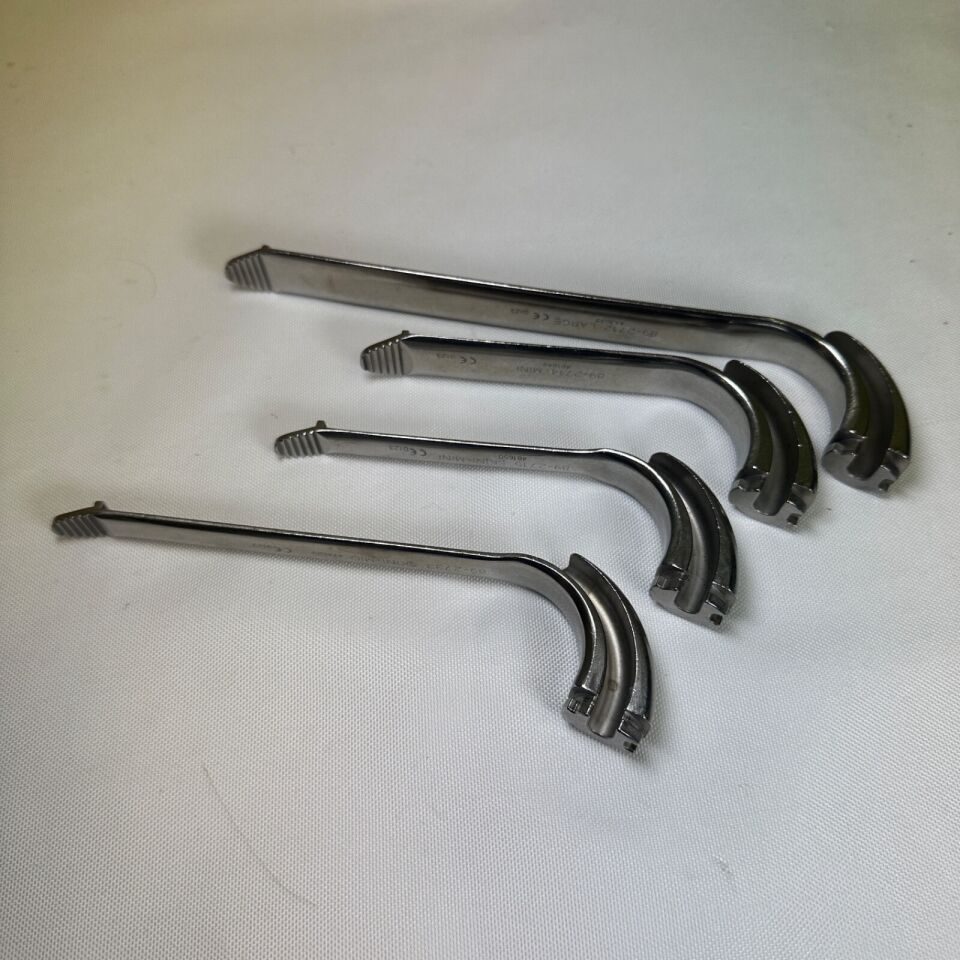 GENZYME SaphLITE RadLite w/ Distal Arm 5 Blades Tissue Retractor System — photo 4
