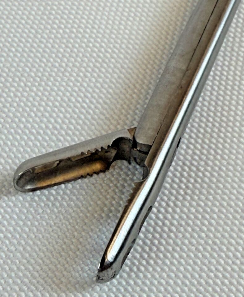 AESCULAP Rongeur Fenestrated Jaw w/ Teeth 6mm x 16mm Bite L: 185mm FF — photo 5