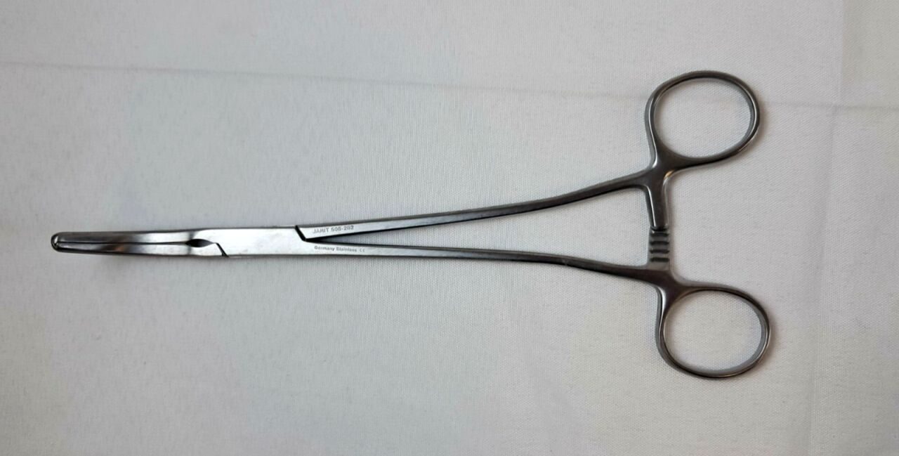 JARIT 505-282 Z-Hysterectomy Forceps 8-3/8" Locking Serrated — photo 1