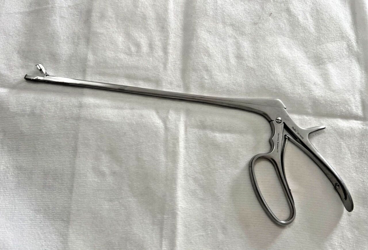 MILTEX 30-1442 7 X 3 X 1.5mm Bite 9-3/4" L Tischler Cervical Biopsy Punch Forcep