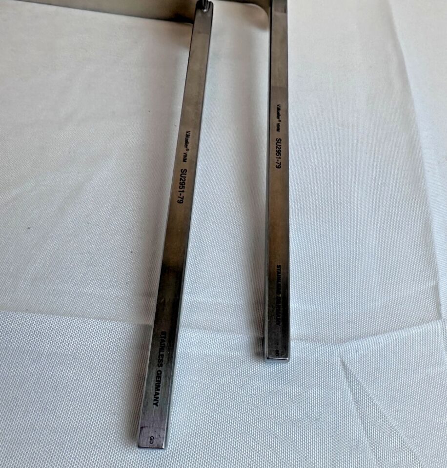 V. MUELLER SU2951-79 Book Walter Kelly Retractor Blades 2 X 6" Set of 2 — photo 4