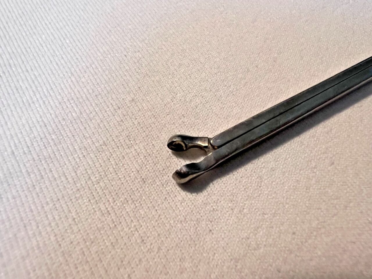 AESCULAP Rhoton-Style Micro Forceps MF436R Rhoton-Style Micro Tumor Forceps 3mm Cup Jaws Neurology — photo 2