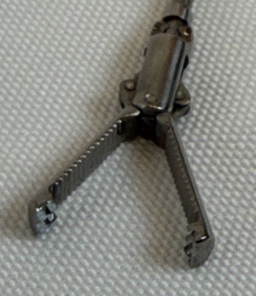 ACMI LA2-6253 Snap In Laparoscopic Forcep Gripper Grasper Insert 5.5mm x 32cm — photo 4