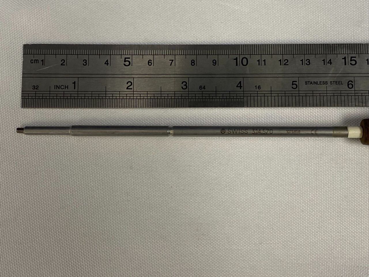 SYNTHES 314.57 Hexagonal Screwdriver, Long — photo 2