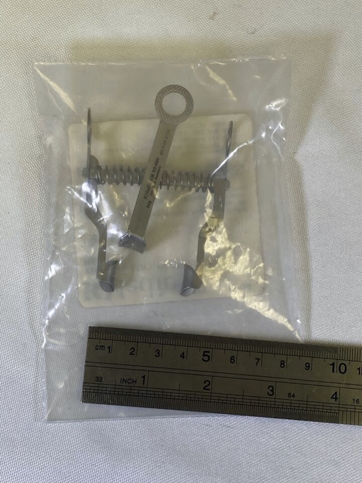 KMEDIC KM52-426 Vickers Low Profile Small Wound Retractor — photo 6