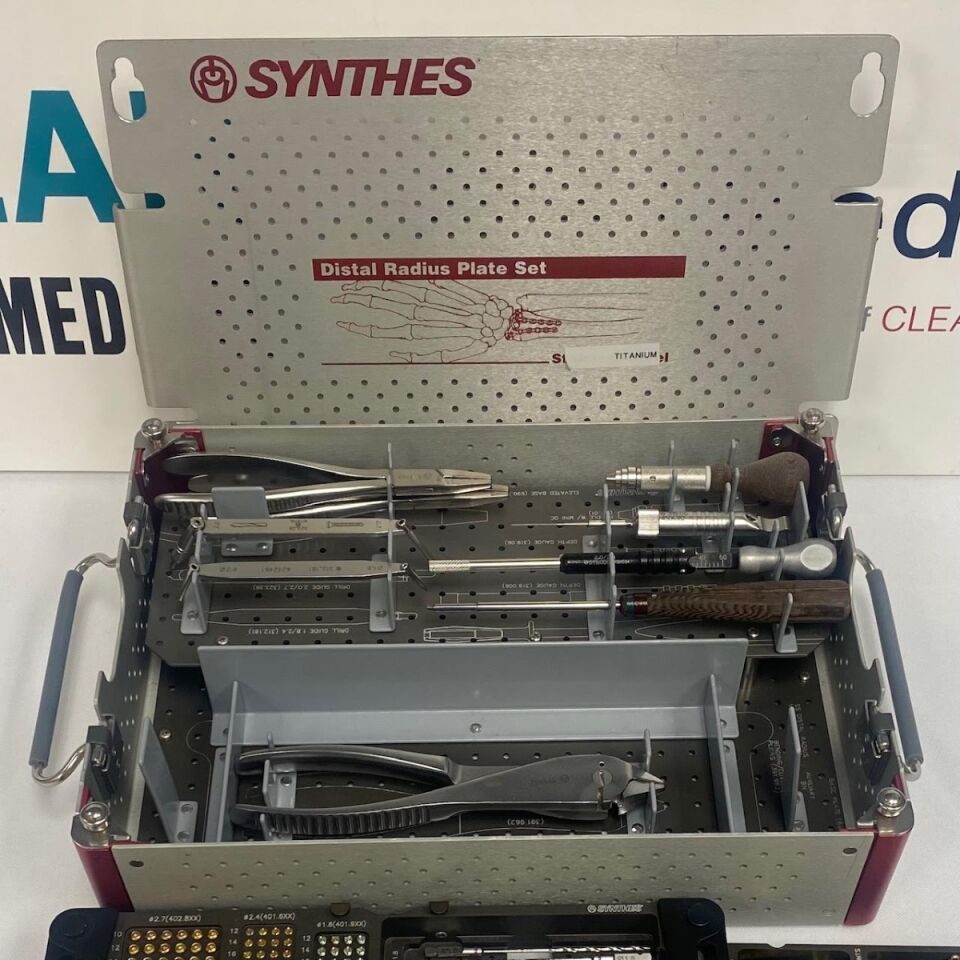 SYNTHES Distal Radius Titanium Plate Set — photo 2