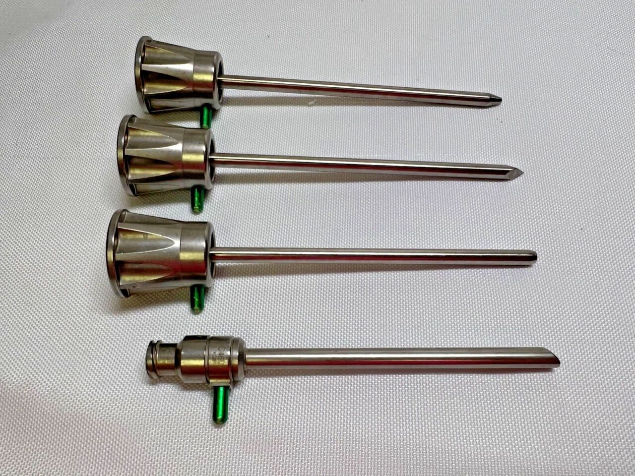 CONMED LINVATEC  Set Of 4 Straight 4.6mm Cutter Cannula & Obturators