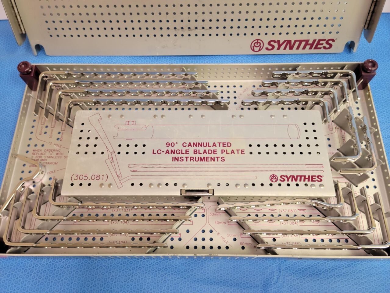 SYNTHES 90° Cannulated LC-Angle Blade Plate Set Plate Set — photo 4