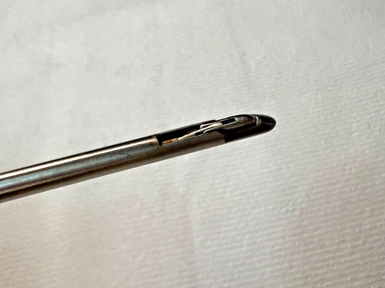R. WOLF 8404.95 Arthroscopic Straight Cutting Basket Forceps 2mm x 1mm Bite — photo 4
