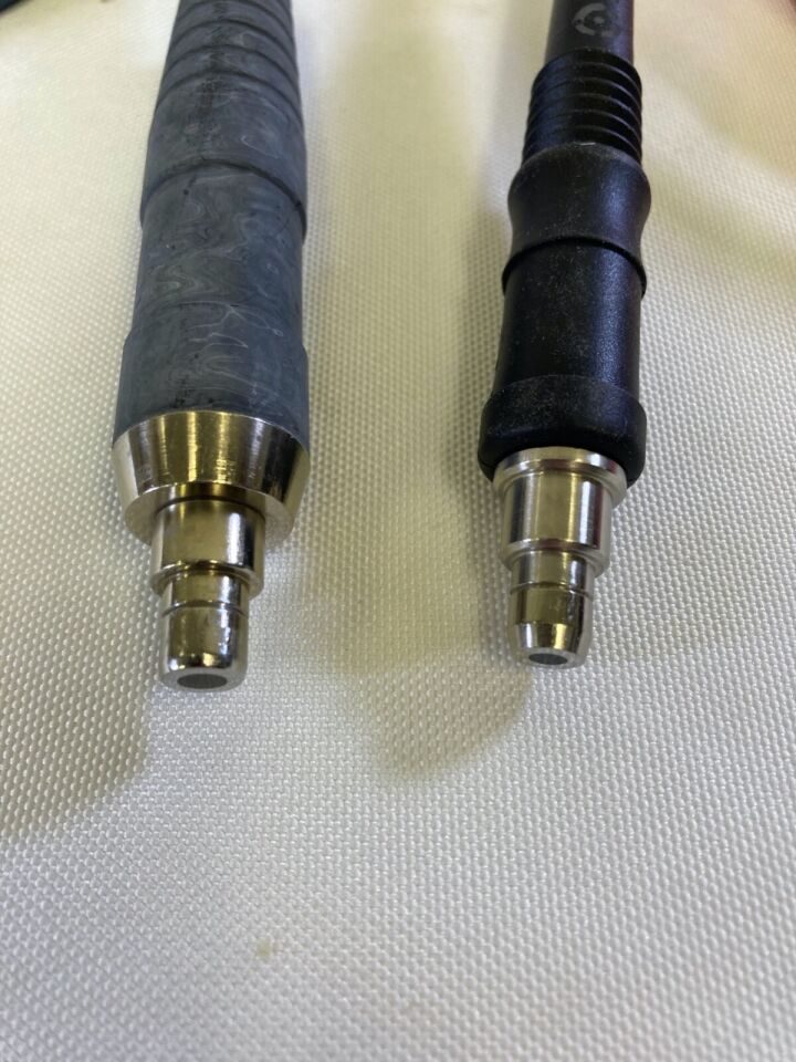APPLIED FIBEROPTICS Britetrac Pair of Lighted Retractors w/ Light Cords & Case — photo 8