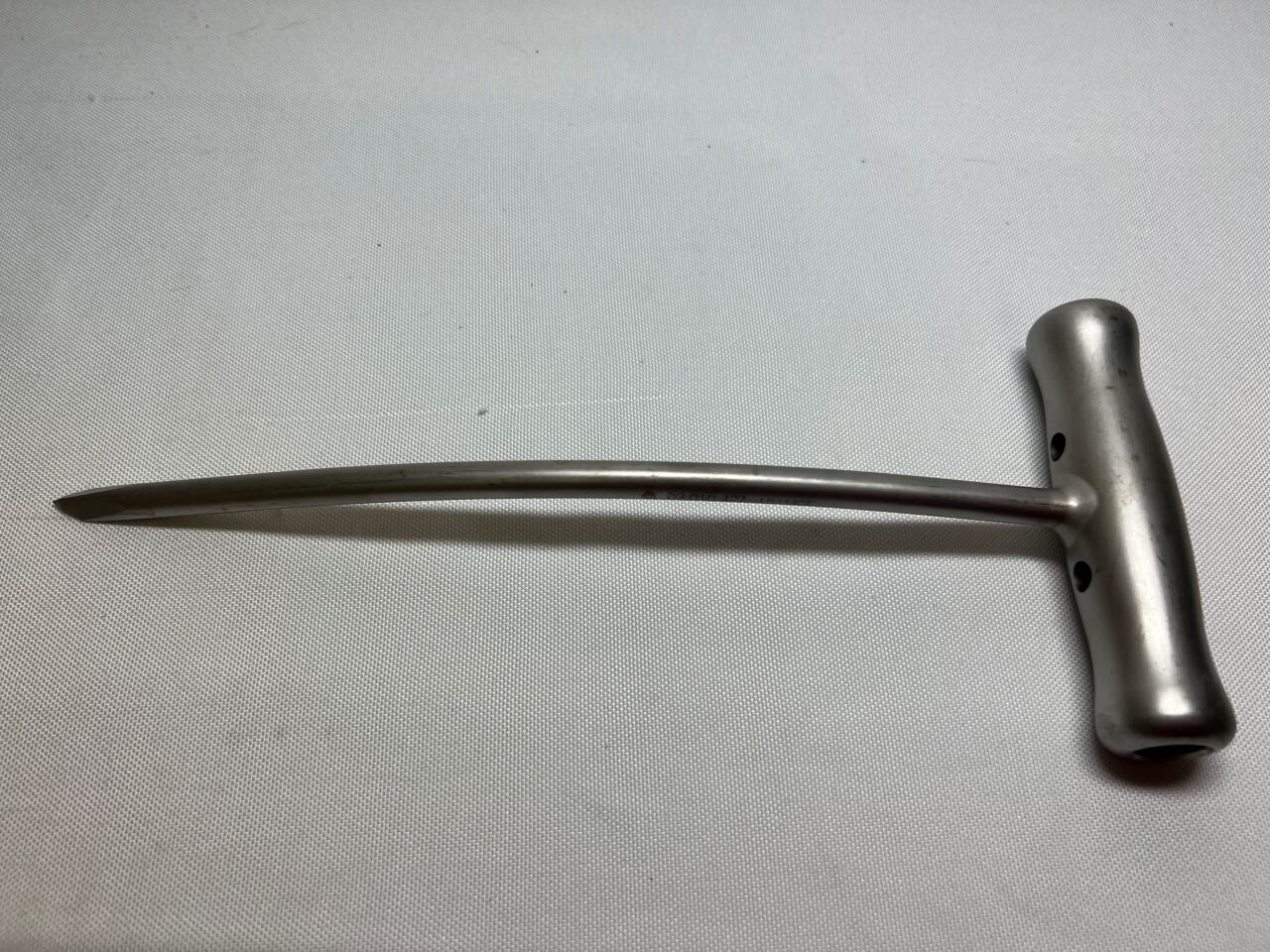 SYNTHES 03.020.427 Intramedullary Reduction Curved Awl 8mm — photo 1