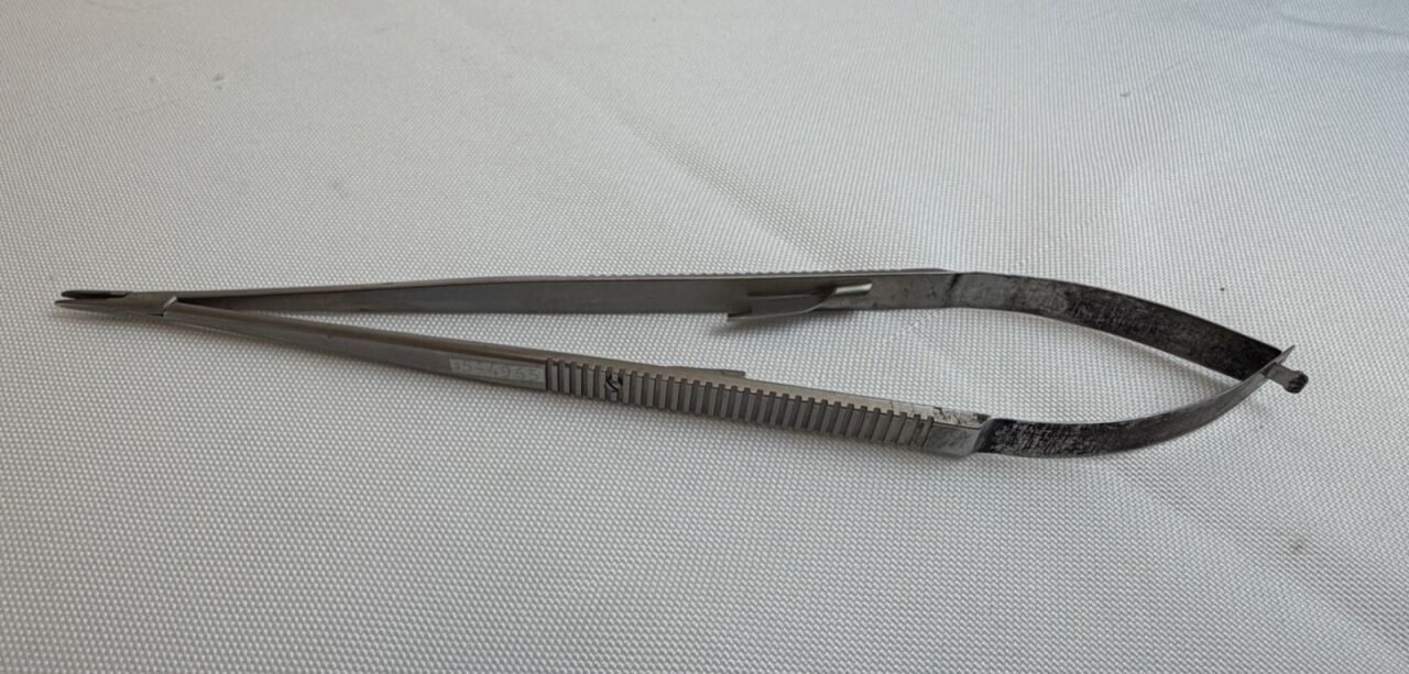 PILLING 35-4965 Castroviejo Needle Holder 13mm x 1.4mm TC Jaws 8" Cardiovascular — photo 4