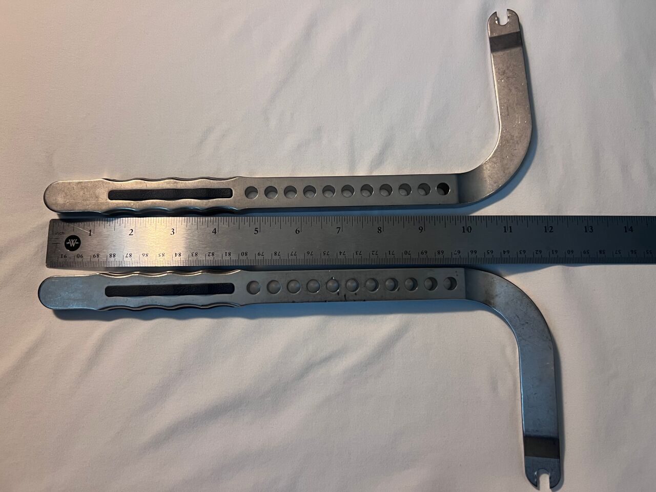 DEPUY 698326411 / 698326413 Right & Left Orthopedic Bendera Rod Benders — photo 2