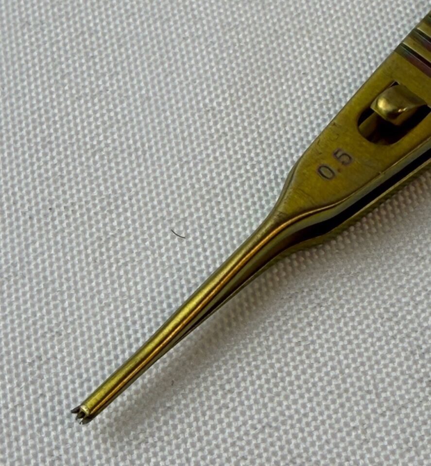 AMBLER SURGICAL OF181L Stern Castroviejo Suturing Forceps 4" x 0.5mm 2x3 Teeth — photo 7