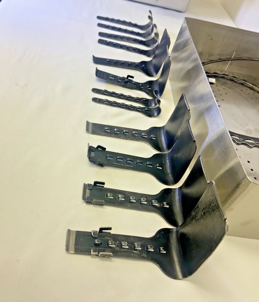 V. MUELLER Various 14 Piece Turner-Warwick Black Retractor Set w Pan — photo 9