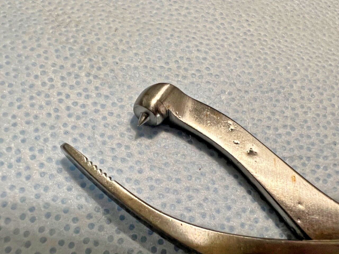 STRYKER 702943 Curved Reduction Forceps w/ Ball Spike 7" Length — photo 4