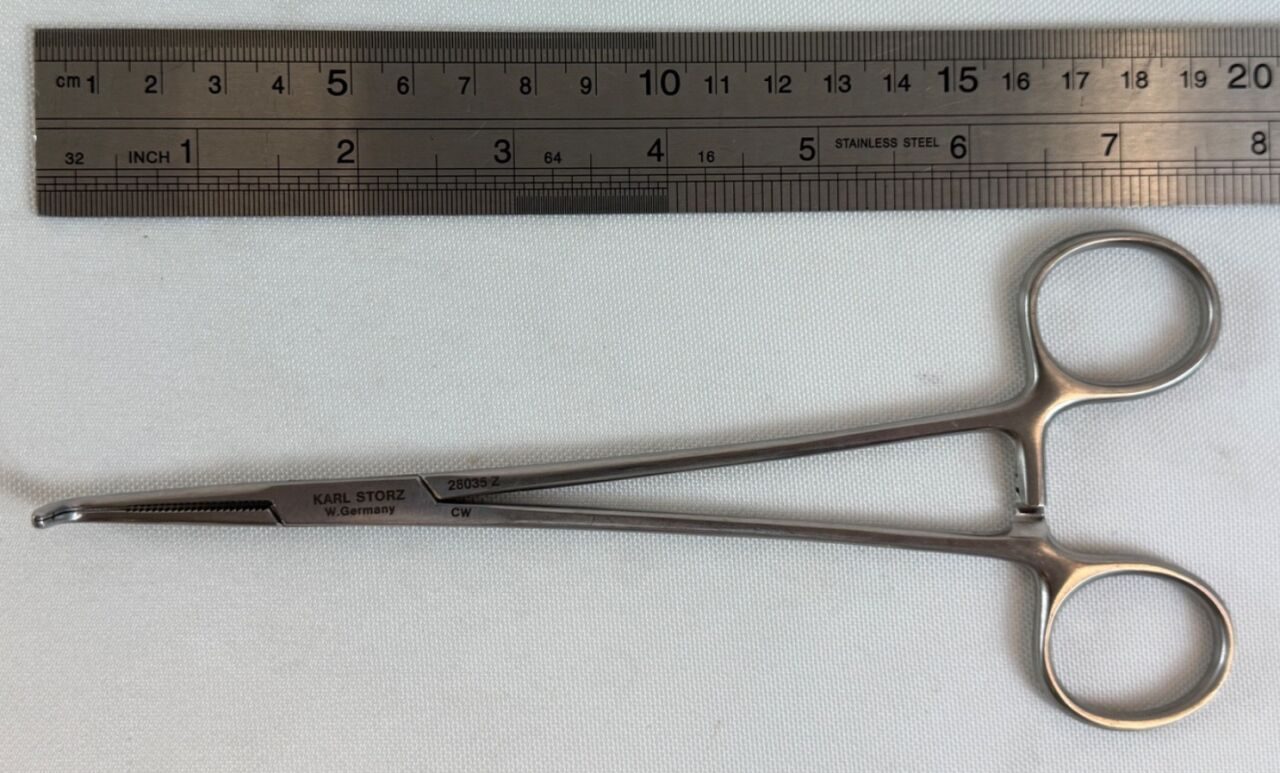 KARL STORZ 28035Z Right Angle Clamp Forcep w/ Notched Jaws 7.75" — photo 7