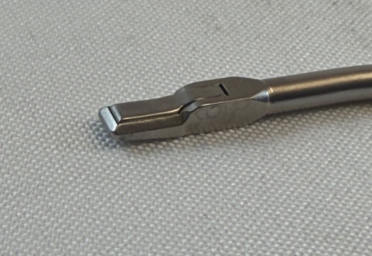 SHUTT-LINVATEC 31.12133 Mini Aggressor Arthroscopic Forceps 30deg Left 3.4mm 130mm — photo 10
