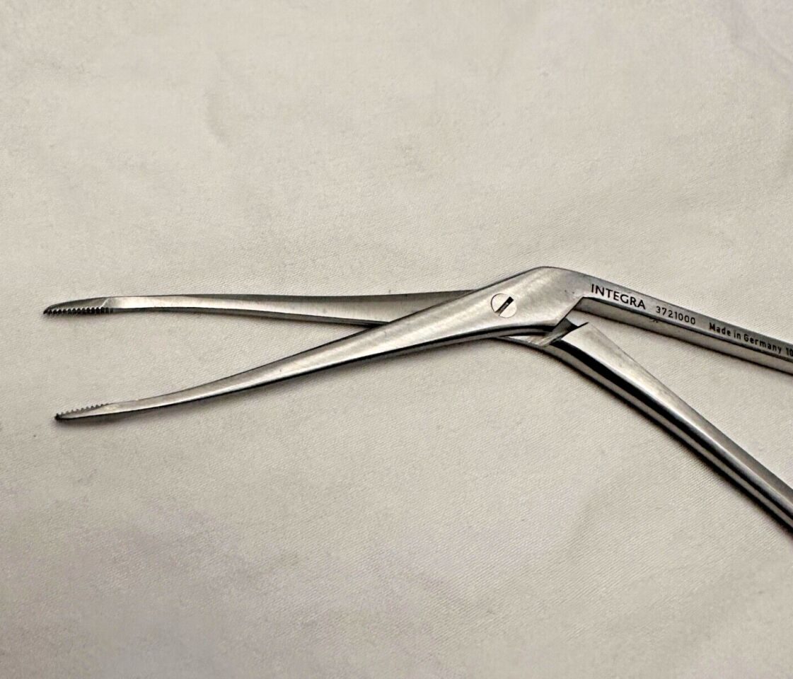 INTEGRA 3721000 Ear Forcep Serrated 1.5mm, Straight, W/L 2-1/2" — photo 4
