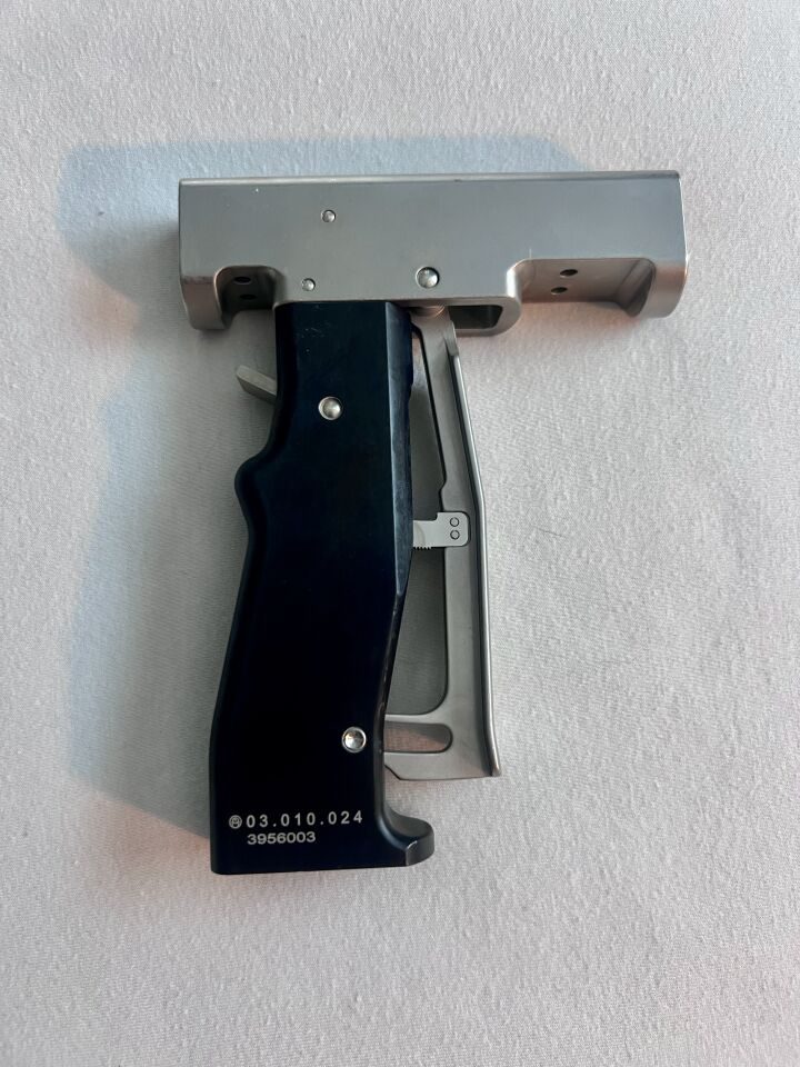 SYNTHES 03.010.024 Holding Device for Guide Wires & Reaming Rods — photo 1