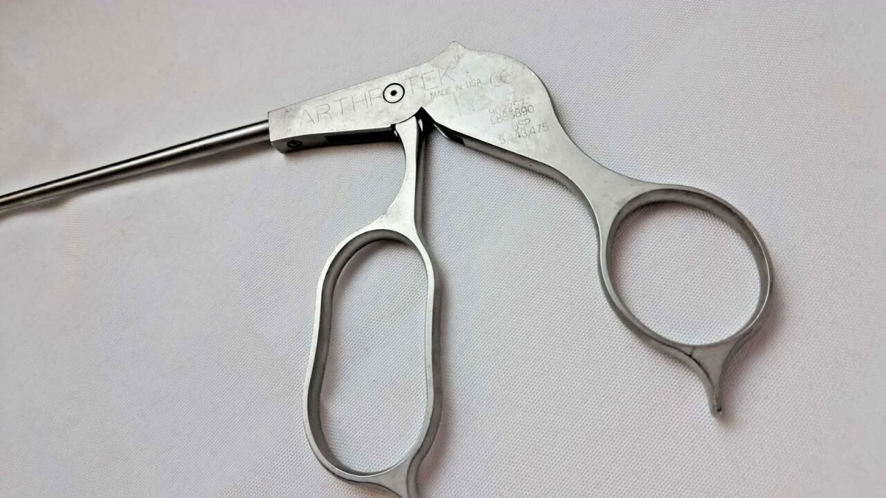ARTHROTEK 902252 Arthroscopic 2.75mm Right BackBiter Punch — photo 3