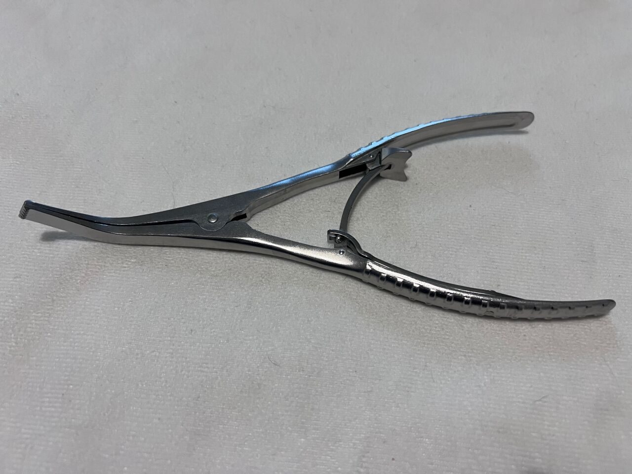 SYNTHES 399.097 Bone Spreader w/ 8mm Blade Medium Handle Soft Ratchet — photo 1