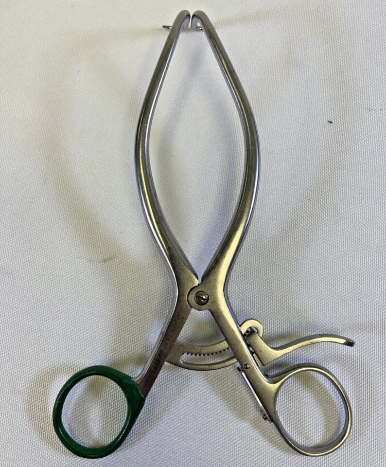 AESCULAP BV997R Angled Gelpi Retractor 70deg 1" Angled Shanks 175mm