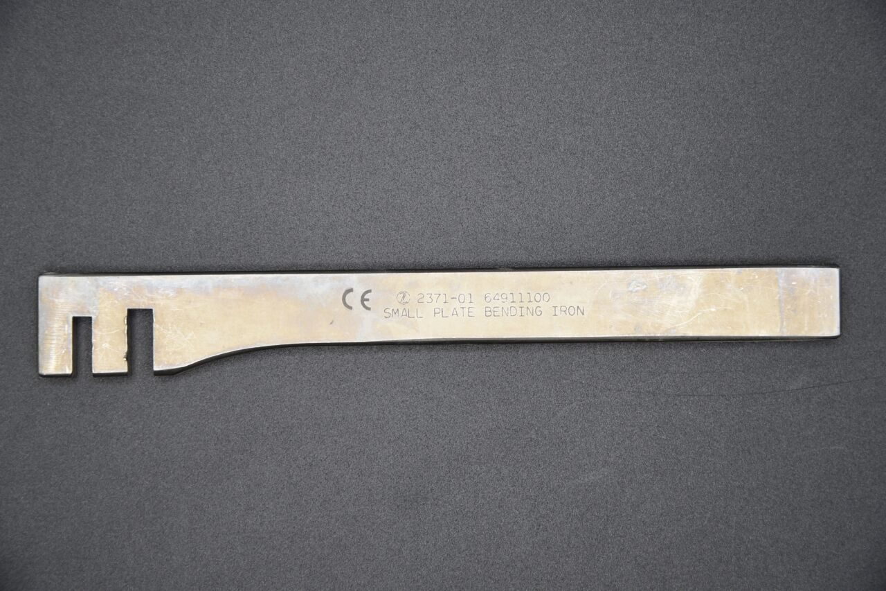 ZIMMER 2371-01 ORTHOPEDIC SMALL PLATE BENDING