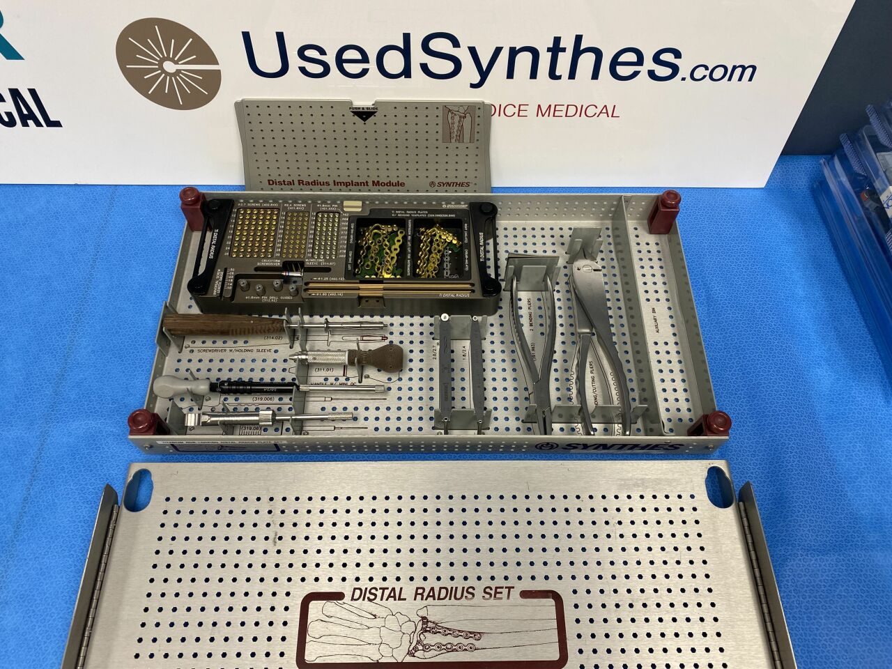 SYNTHES Distal Radius Implant & Instrument Set — photo 1