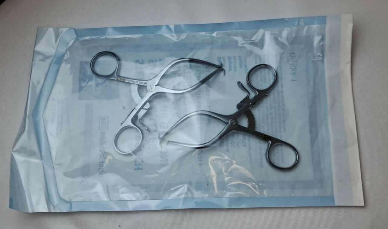 MILLENNIUM SURGICAL 0-52780 Lot of 2 Gelpi Retractor 4 1/2 in. — photo 2