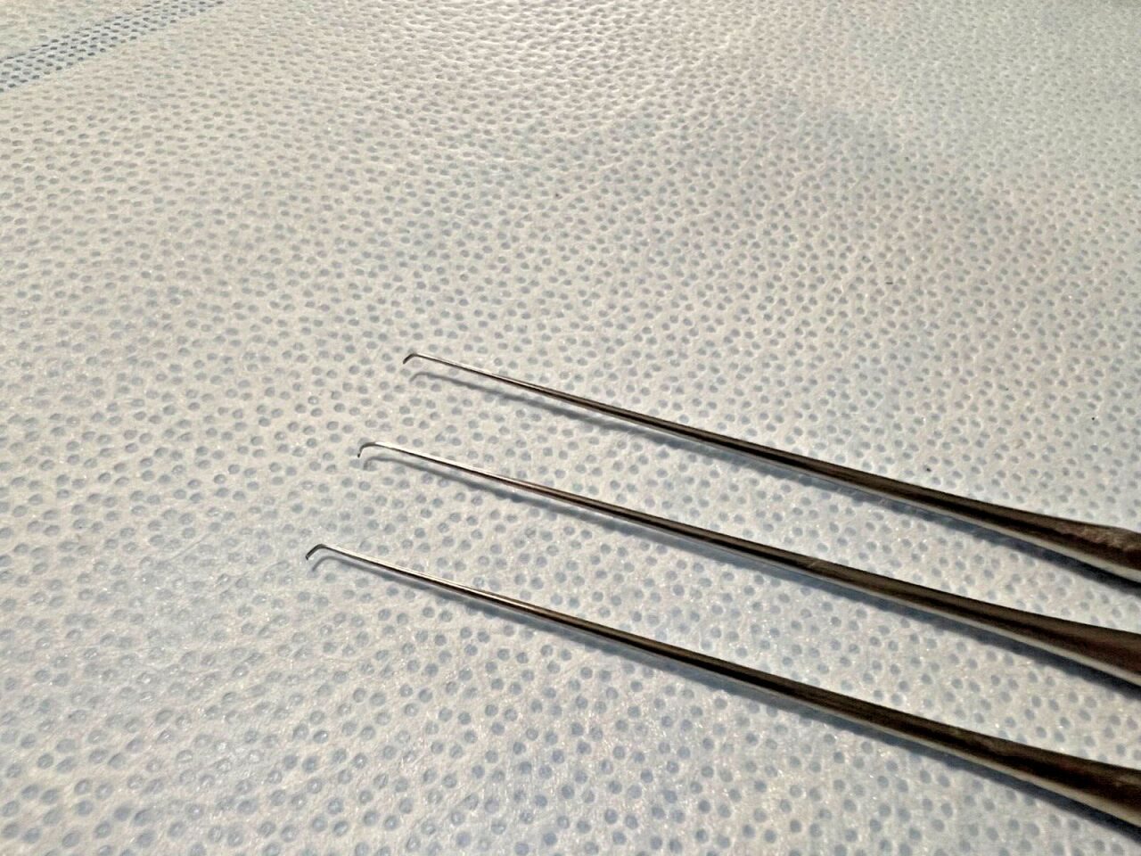 SYMMETRY 61-0435 Paparella Incudostapedial 20deg 0.5 x 1.5mm Set of 3 Paparella Incudostapedial Joint Knives — photo 2