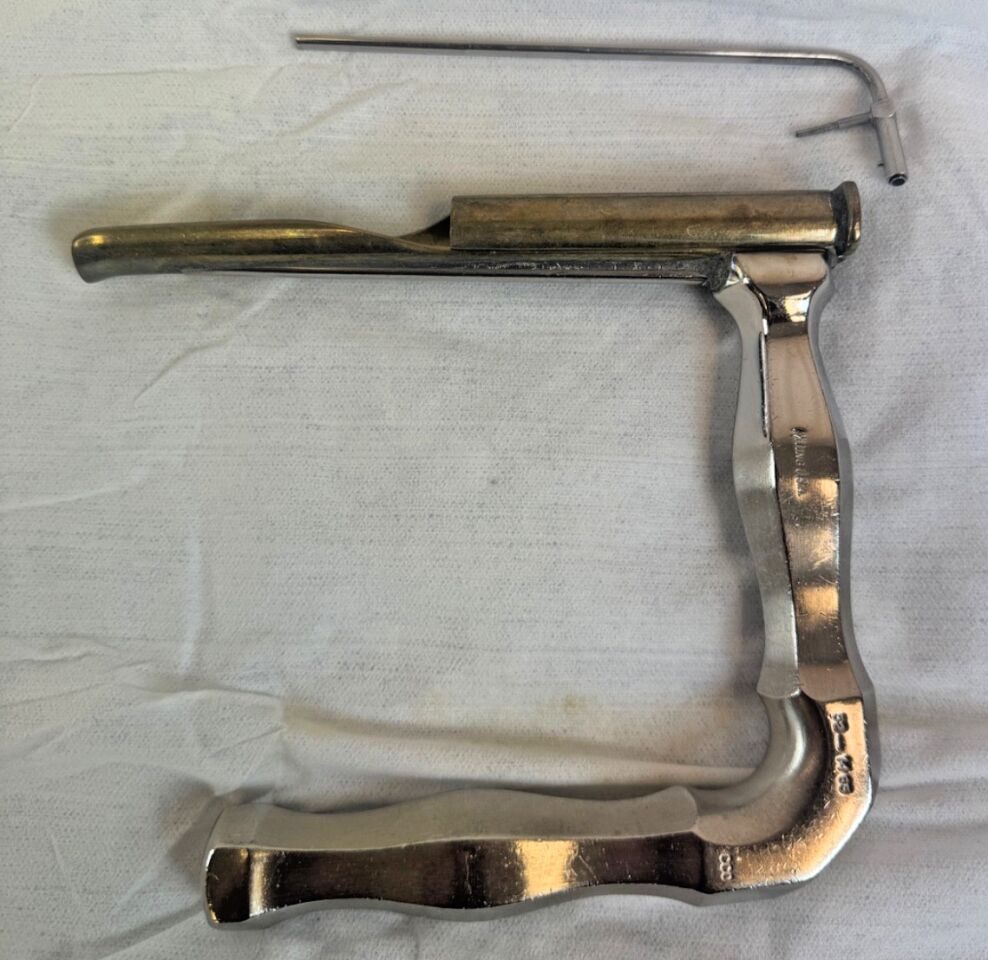 PILLING WECK 52-1465 Tucker Mid Lighted Side Slide Laryngoscope w/ Light Carrier