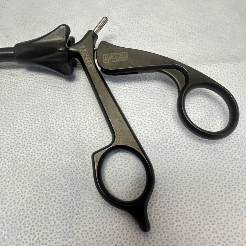 AESCULAP P0950R PM975R Monopolar Insulated Laparoscopic Grasper — photo 2