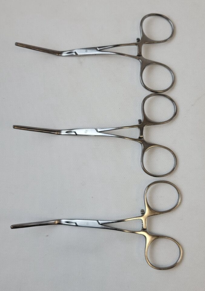 SYMMETRY 37-1072 Set of 3 DeBakey Bulldog Ring Clamp, 45deg Angle, 1x2 Teeth, 5" — photo 1