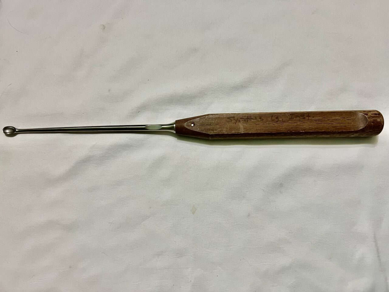 SYNTHES 389.65 Straight Oval Bone Curette 9.5mm X 15mm — photo 1