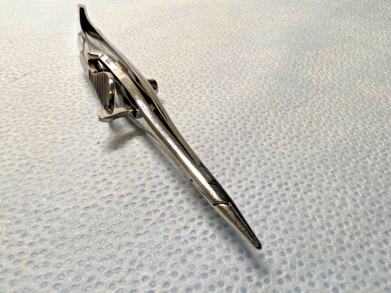 KARL STORZ E3803 Kalt Needle Holder w/ Locking Handle 10mm Serrated Jaws 5.4" — photo 5