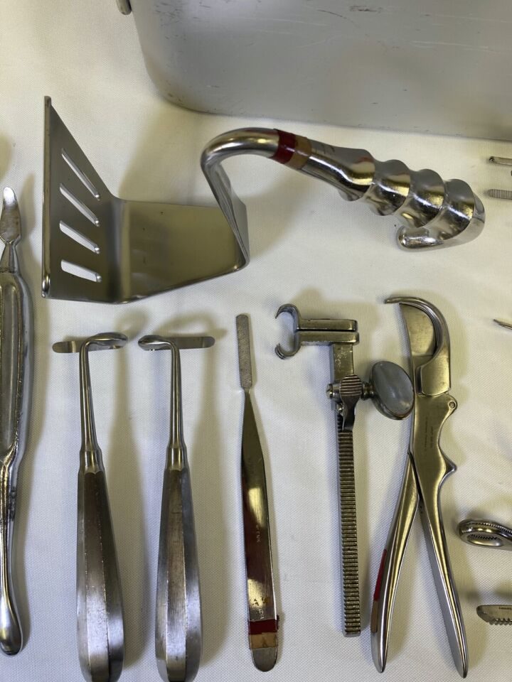 VARIOUS  32 Piece Jarit Weck V. Mueller Chest Tray w/ Sterilization Case — photo 6