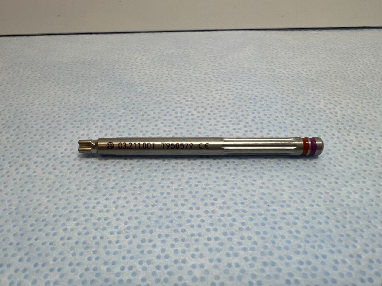 SYNTHES 03.211.001 2.4/2.7mm Angle LCP Holding Pin — photo 1