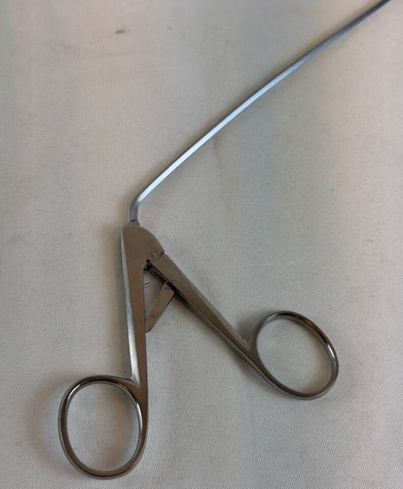 KARL STORZ 10370L D/A Spoon Shaped Forceps 5.5mm Jaw 2.5mm Shaft 50cm — photo 3