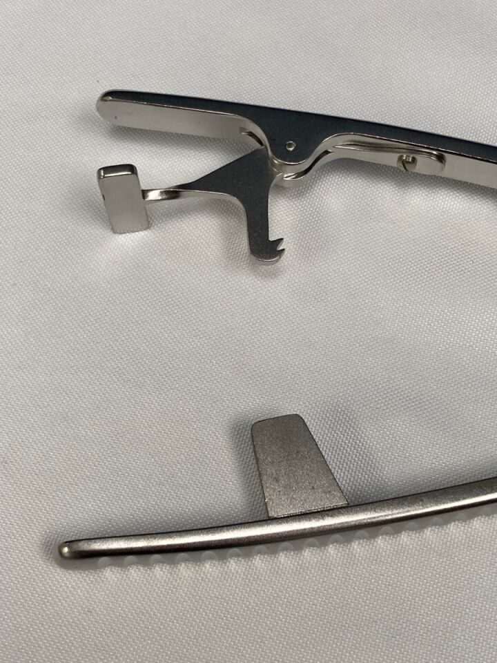 SYNTHES 388.45 USS 3.5mm Bar Holding Forceps — photo 6