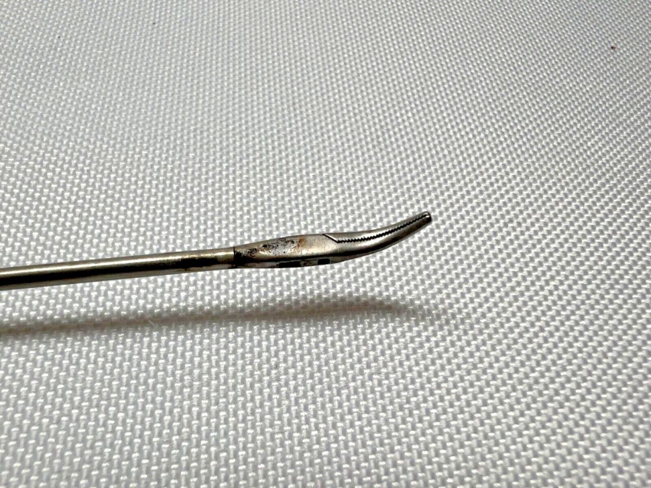 PILLING 509202 Ossoff-Karlan Grasping Forceps 1mm Serrated Curved Right Ebonized — photo 3