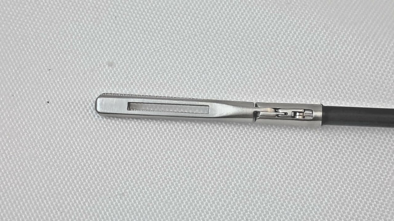 R. WOLF 8393.3267 5mm x 35cm Monopolar Laparoscopic Atraumatic Bowel Grasper — photo 5