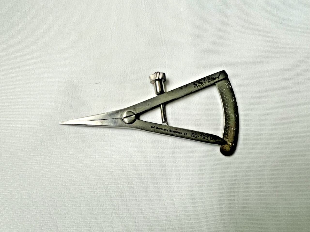 SSI ULTRA 60-1931 Ophthalmic Castroviejo Caliper — photo 1
