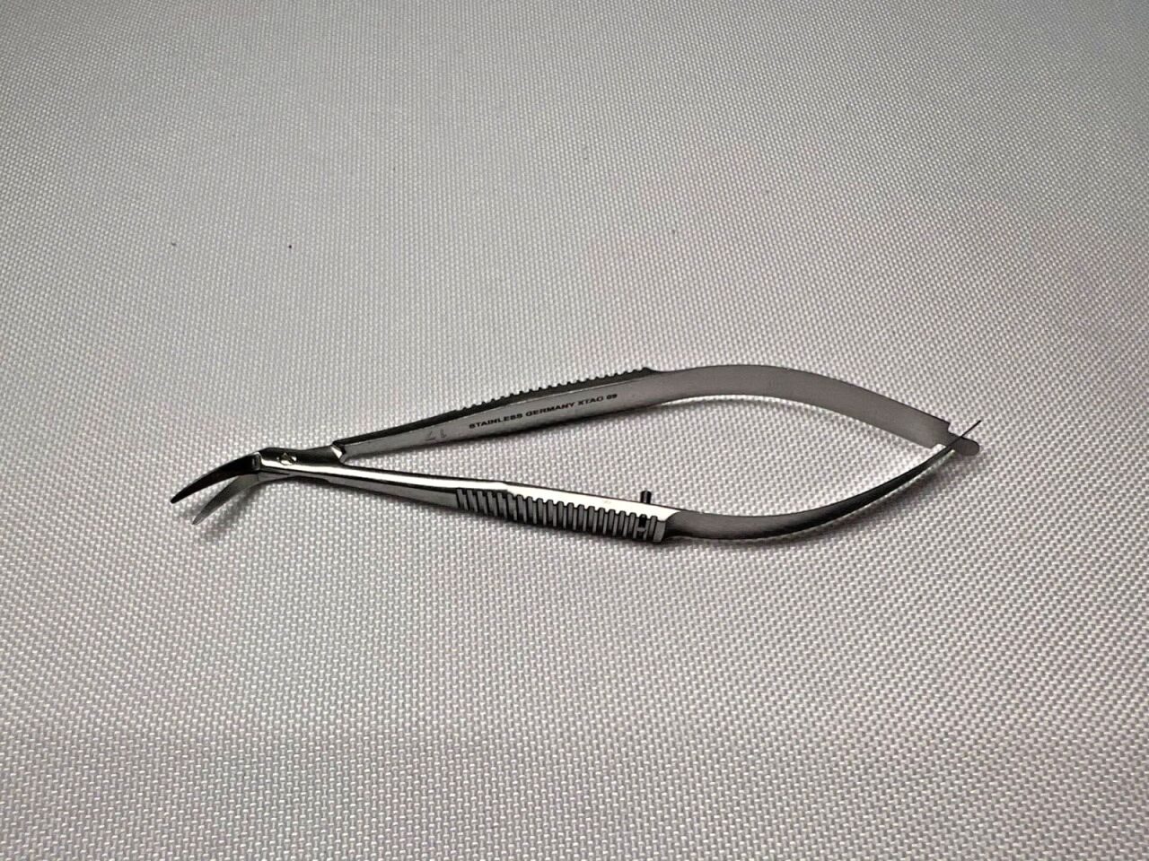 V. MUELLER OP5592 Castroviejo Corneal Scissor Forceps — photo 1