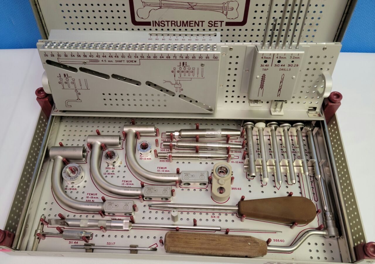 SYNTHES Various Universal Nail Instrument Set — photo 2