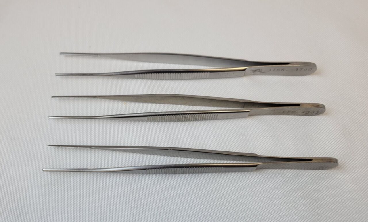 CODMAN 30-8131 DeBakey-Diethrich Vascular Forceps 2x3 Teeth 6" - Set of 3