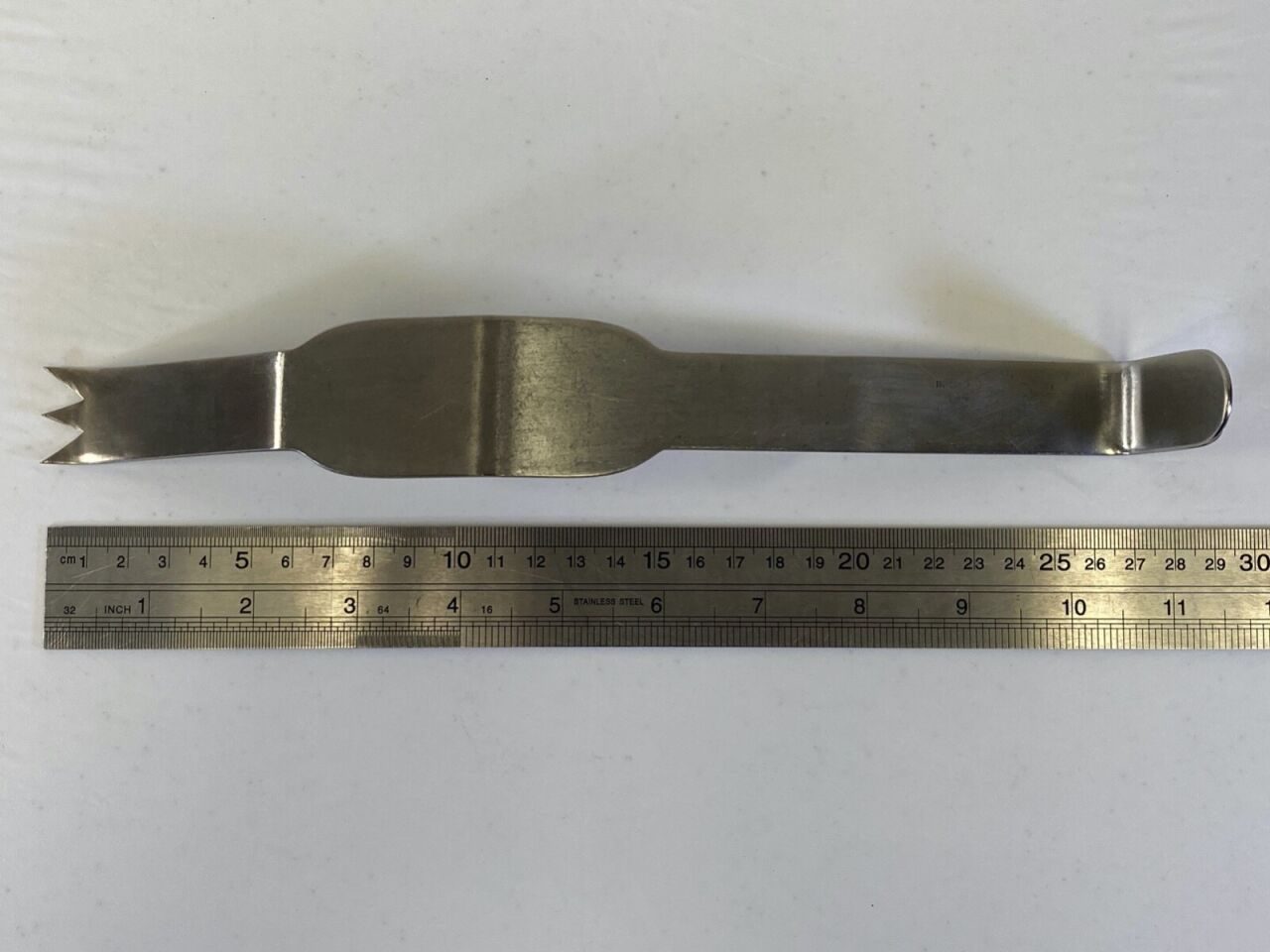 INNOMED T1003 Anterior Glenoid Neck Retractor 25mm Blade Width — photo 7