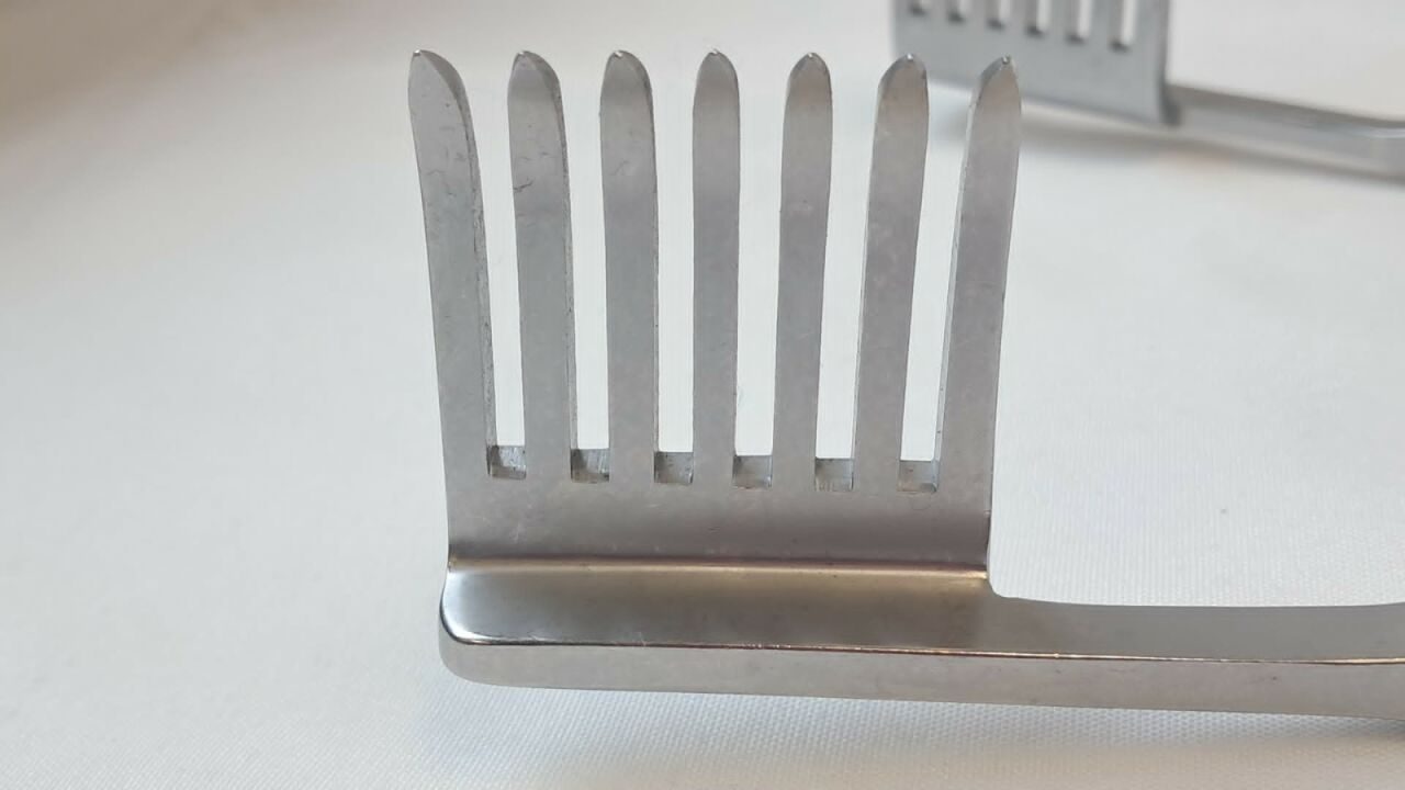 AESCULAP BV276R Beckmann Retractor Sharp 12 3/4" — photo 4