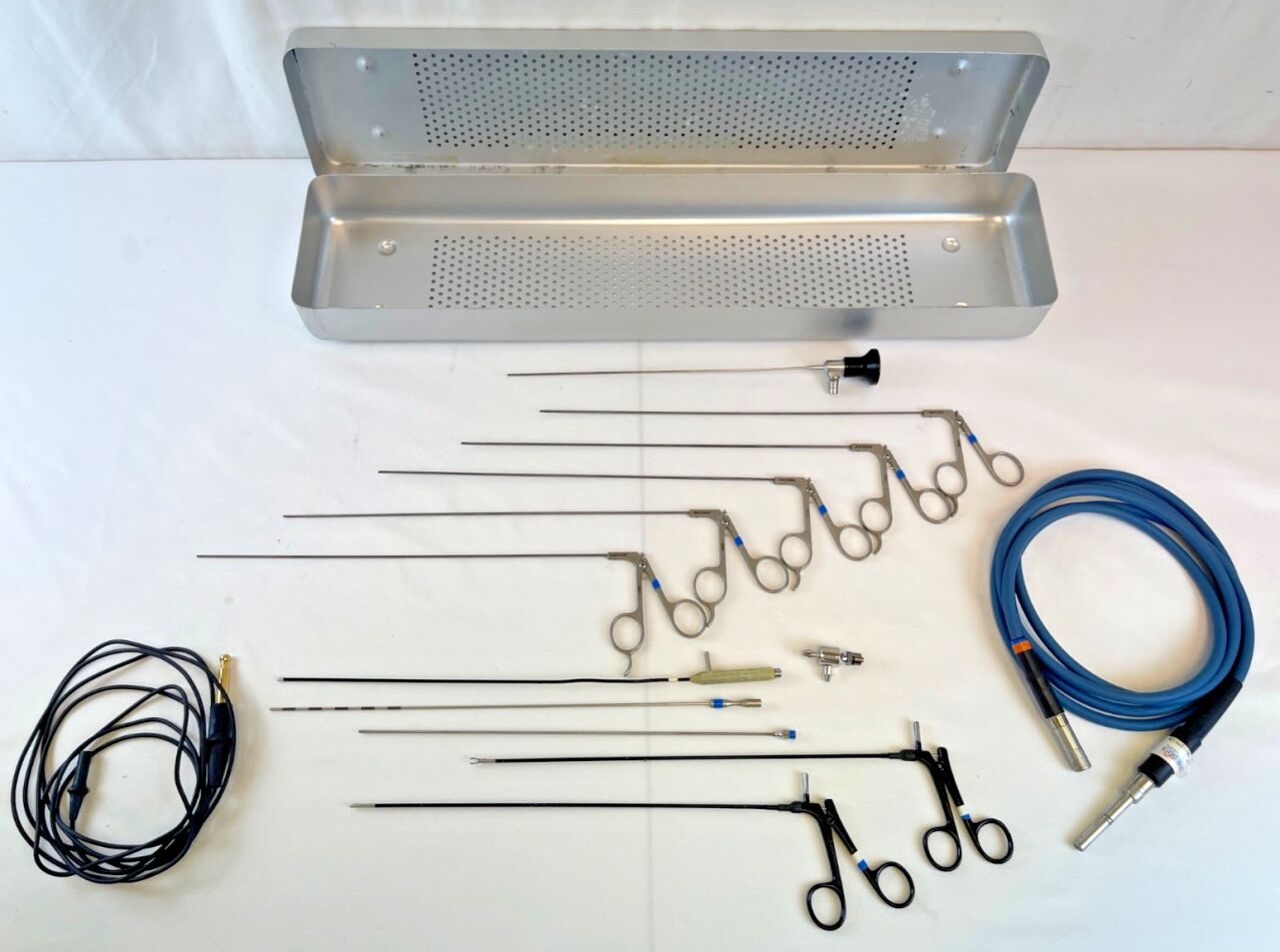 AUTOSUTURE Various 2mm x 0 Laparoscopic Instrument Set